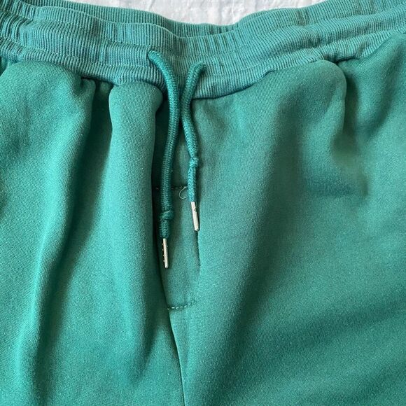 Men’s XL pull on cotton blend cut off shorts w/elastic waist & drawstring green - Picture 2 of 9